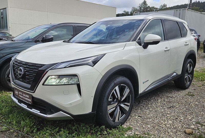 Brilliant white (m) Neu 2024 Nissan X-Trail Tekna SUV | 42.490 € - Bild 1/4