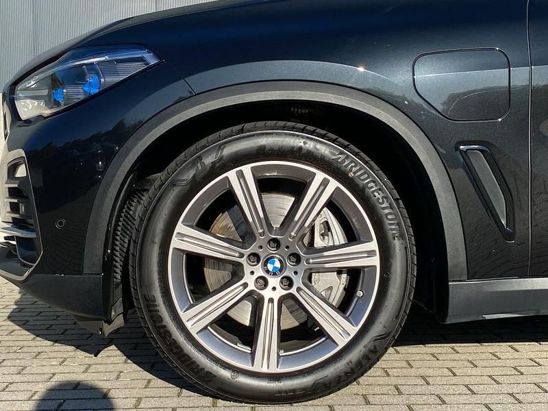 Gebraucht BMW X5 Sport Line 394 PS (289 kW) 2021 Black sapphire metallic SUV