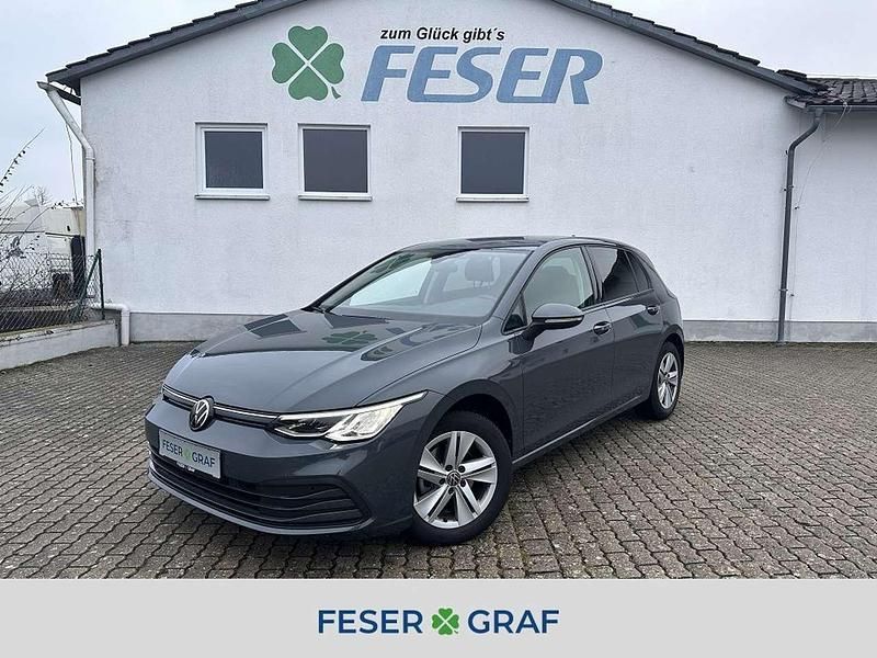 Delfingrau metallic Gebraucht 2024 VW Golf VIII Life Limousine | 22.550 € (Fairer Preis) - Bild 1/4