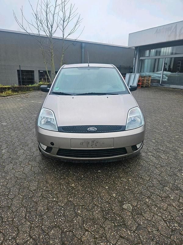 Gebraucht Ford Fiesta 80 PS (58 kW) 2003 Gold Kleinwagen