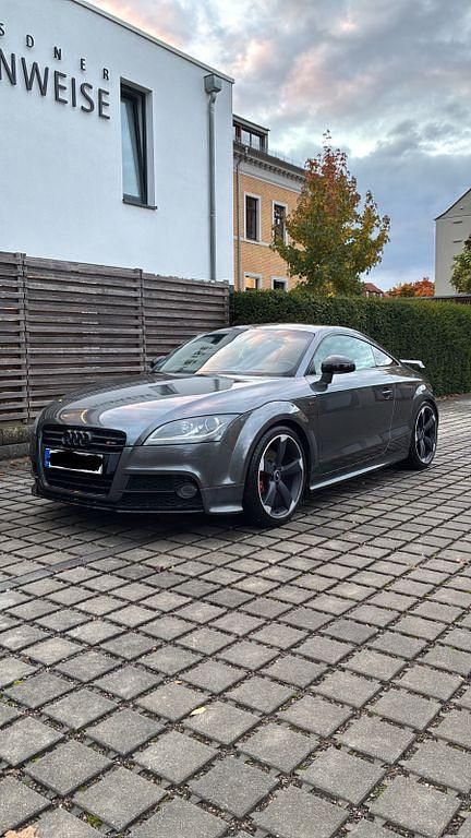 Grau Gebraucht 2013 Audi Coupé Competition Coupé | 12.300 € - Bild 1/2