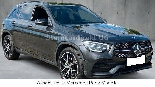 Grau Gebraucht 2020 Mercedes GLC300 AMG SUV | 36.890 € (Fairer Preis) - Bild 1/4