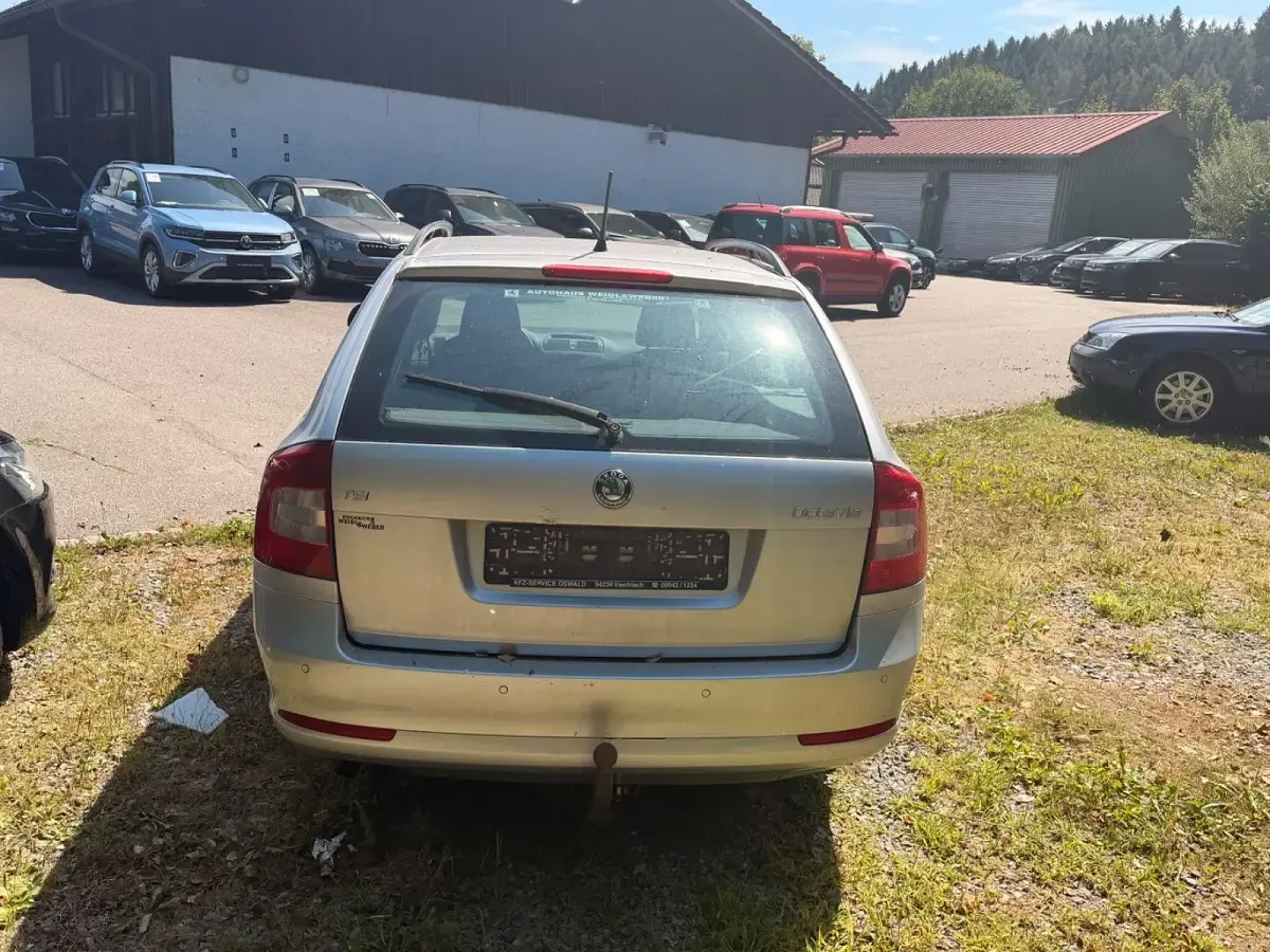 Gebraucht Skoda Octavia Active 80 PS (58 kW) 2013 Silber Kombi