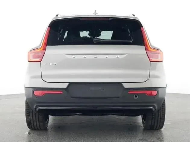 Gebraucht Volvo EX40 Plus 185 kW (252 PS) 2025 Silber SUV