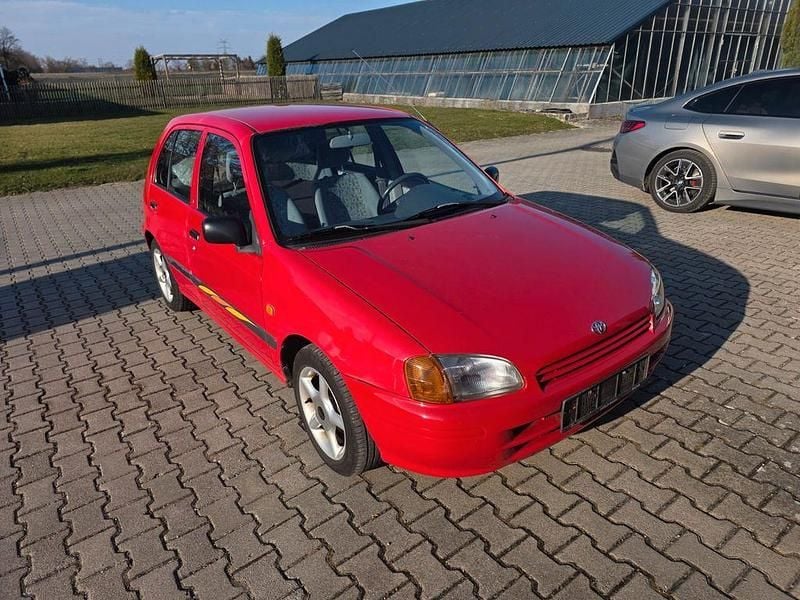 Gebraucht Toyota Starlet 75 PS (55 kW) 1996 Rot Kleinwagen