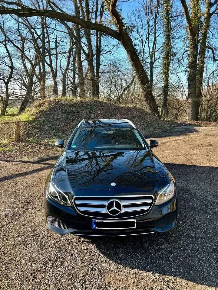 Gebraucht Mercedes E200 184 PS (135 kW) 2016 Schwarz Kombi