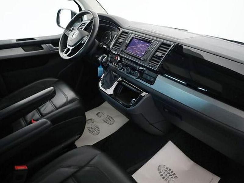 Second-hand VW Multivan Generation Six 204 CP (150 kW) 2018 Negru Monovolum