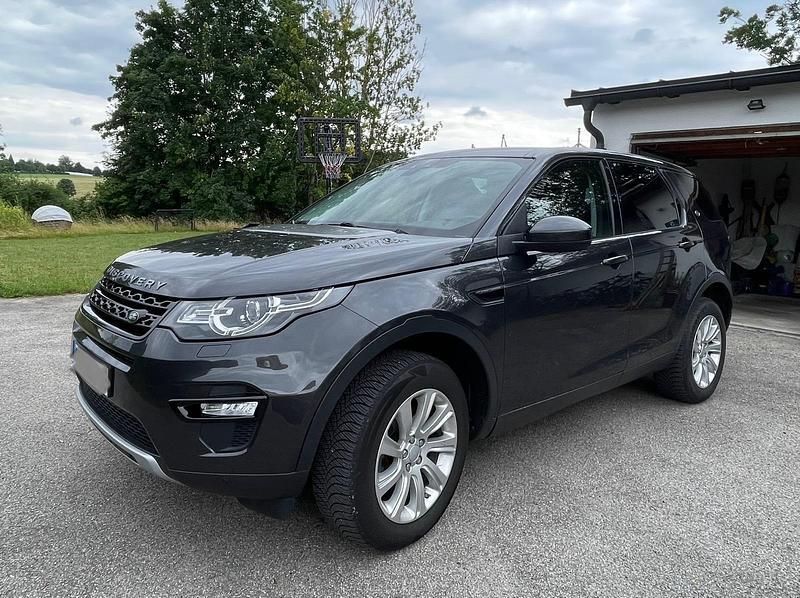 Grau Gebraucht 2017 Land Rover Discovery 5 SUV | 18.000 € - Bild 1/4