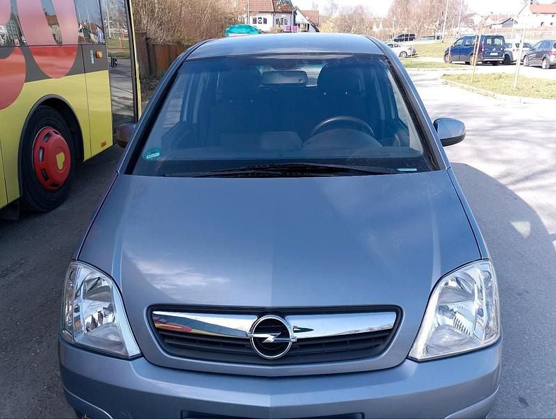 Gebraucht Opel Meriva 101 PS (74 kW) 2008 Silber Van / Kleinbus