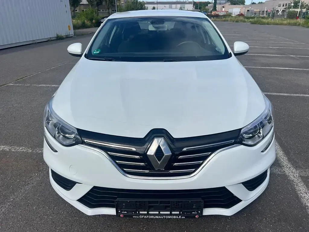 Gebraucht Renault Mégane Play 110 PS (80 kW) 2018 Weiß Limousine
