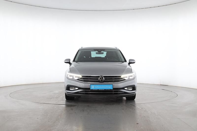 Gebraucht VW Passat Elegance+ 150 PS (110 kW) 2021 Pyritsilber Kombi