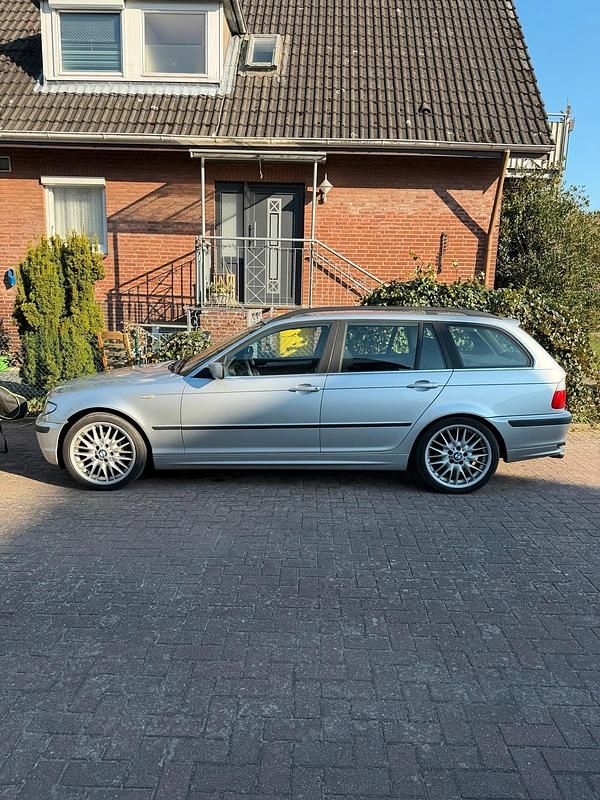Gebraucht BMW 320 170 PS (125 kW) 2002 Silber Kombi
