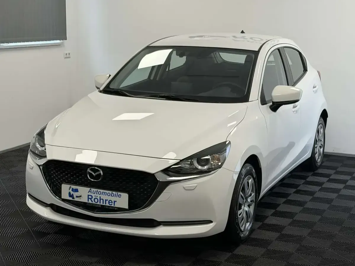 Gebraucht Mazda 2 Center-Line 90 PS (66 kW) 2022 Arctic white Kleinwagen
