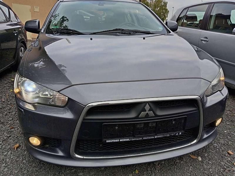 Effektgrau (p) Gebraucht 2012 Mitsubishi Lancer Kleinwagen | 2.999 € (Superpreis) - Bild 1/4