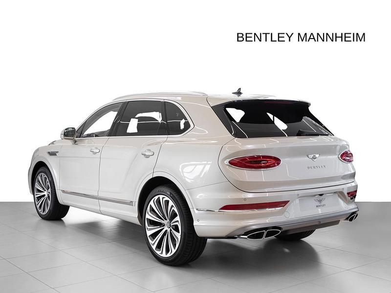 Neu Bentley Bentayga 549 PS (403 kW) 2025 White sand SUV