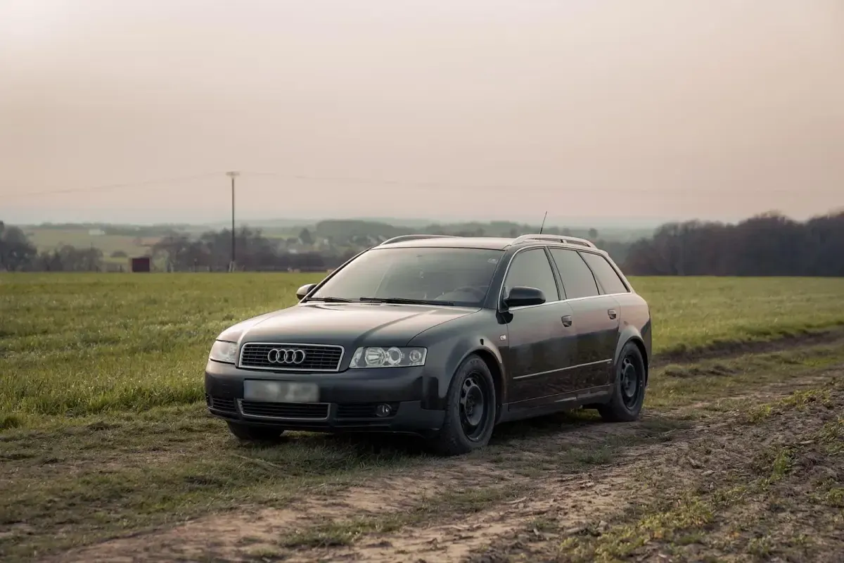 Second-hand Audi A4 131 CP (96 kW) 2002 Negru Break
