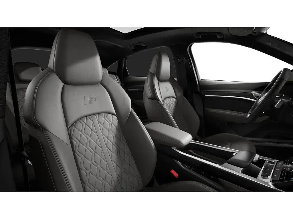 Second-hand Audi Q8 e-tron 300 kW (408 CP) 2023 Gri SUV