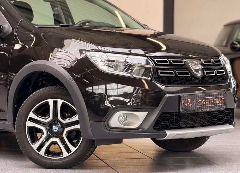 Gebraucht Dacia Sandero Celebration 90 PS (66 kW) 2020 Schwarz Limousine