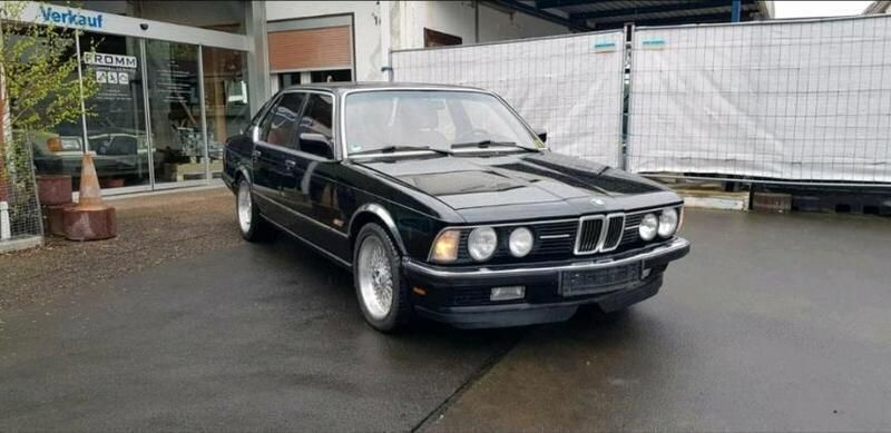 Gebraucht BMW 735 218 PS (160 kW) 1985 Schwarz Limousine