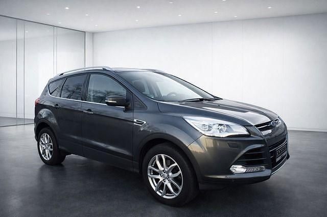 Gebraucht Ford Kuga Titanium 150 PS (110 kW) 2016 Grau SUV
