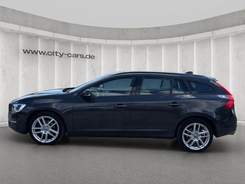 Gebraucht Volvo V60 Business Edition 150 PS (110 kW) 2016 Grau Kombi