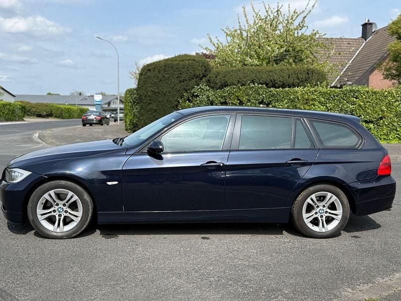 Second-hand BMW 320 177 CP (130 kW) 2008 Albastru Break