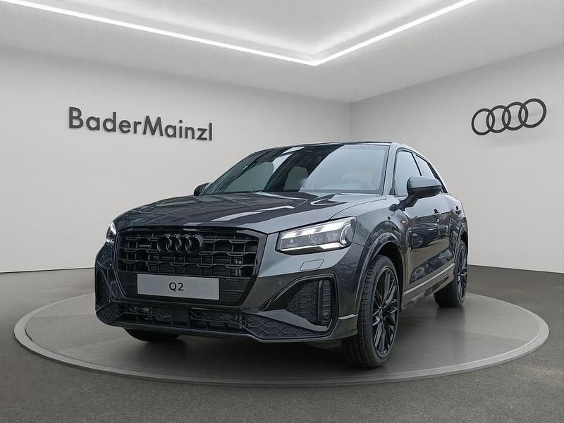Grau Neu 2025 Audi Q2 S-Line SUV | 57.260 € - Bild 1/4