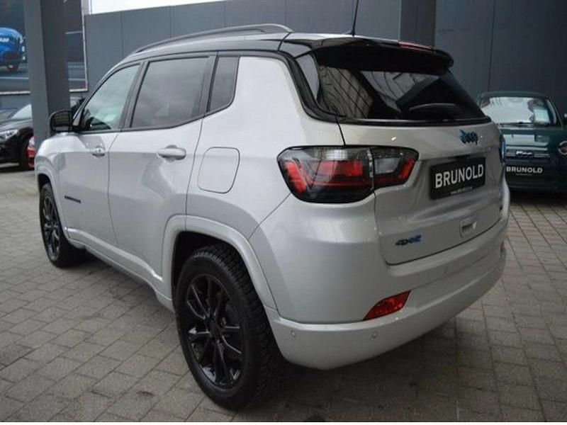 Gebraucht Jeep Compass 130 PS (95 kW) 2022 Silber SUV