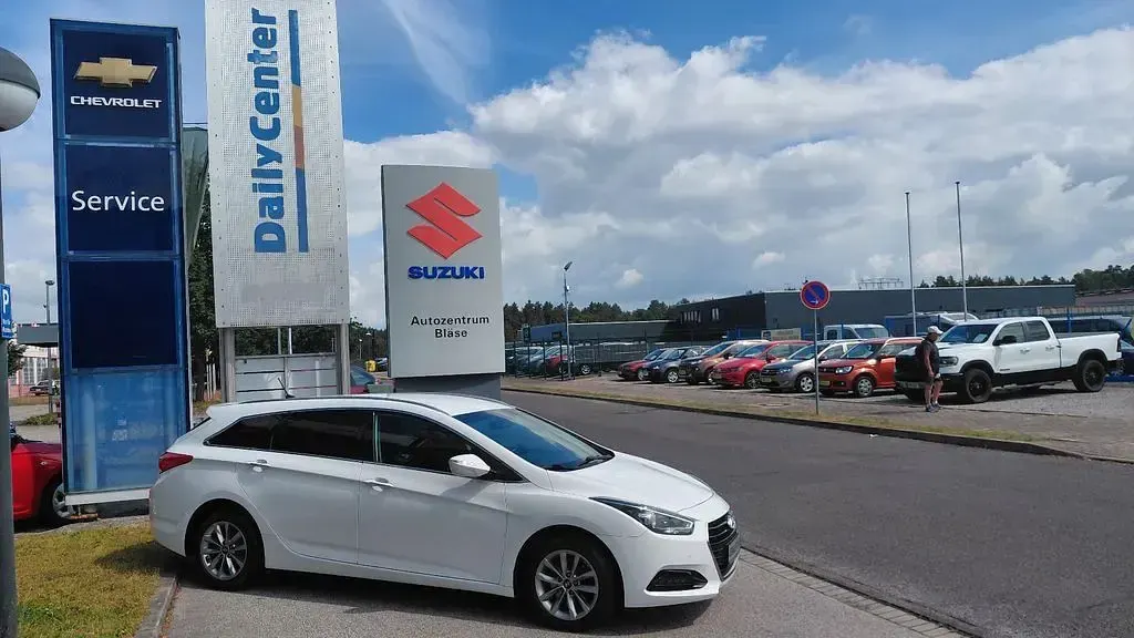 Gebraucht Hyundai i40 Trend 141 PS (103 kW) 2016 Weiß Kombi