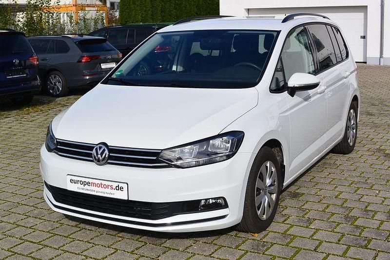 Weiß Gebraucht 2017 VW Touran Comfortline Van / Kleinbus | 13.500 € (Guter Preis) - Bild 1/4