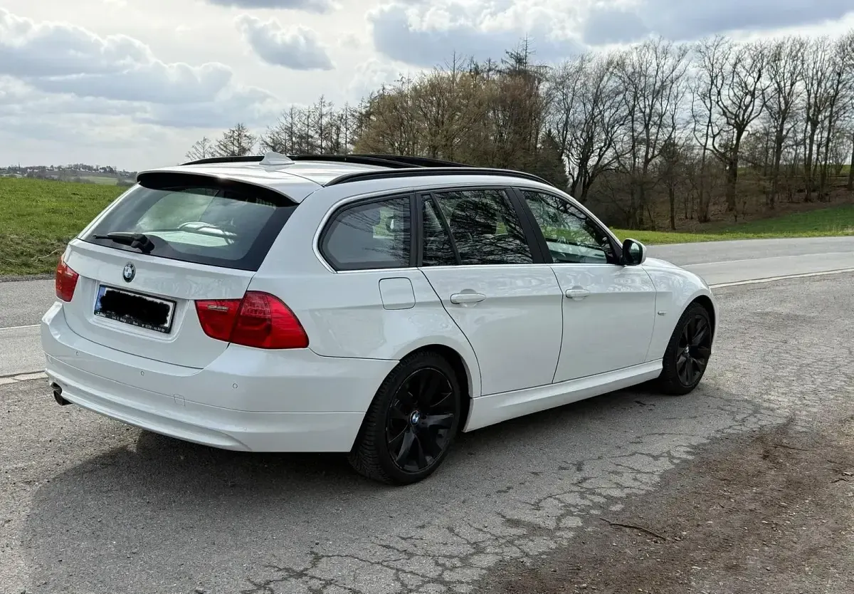 Gebraucht BMW 320 184 PS (135 kW) 2012 Weiß Kombi