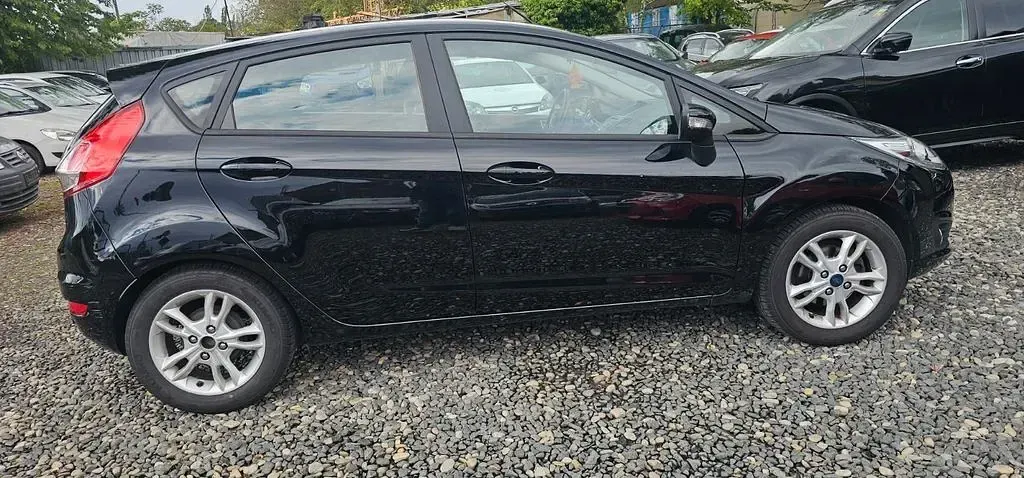 Gebraucht Ford Fiesta Celebration 101 PS (74 kW) 2016 Schwarz Kleinwagen
