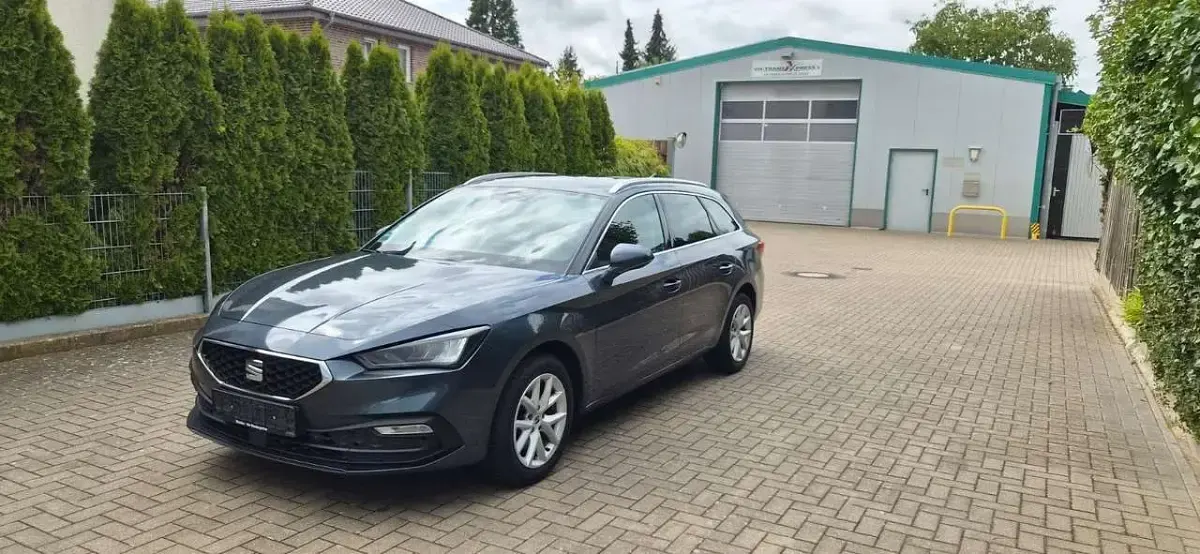 Gebraucht Seat Leon Style 150 PS (110 kW) 2022 Grau Limousine