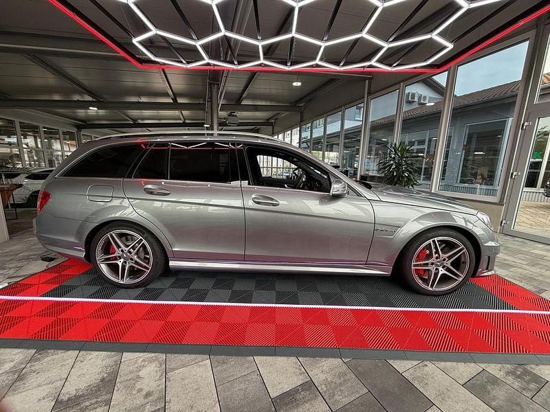 Silber Gebraucht 2013 Mercedes C63 AMG AMG Kombi | 67.980 € - Bild 1/4