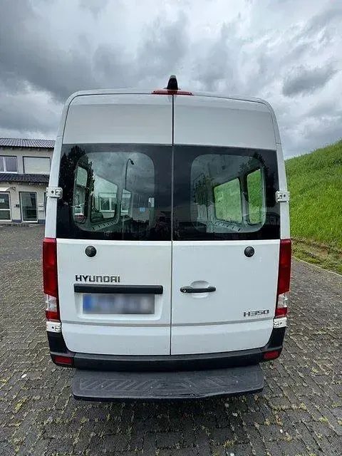 Gebraucht Hyundai H 350 170 PS (125 kW) 2015 Weiß Van