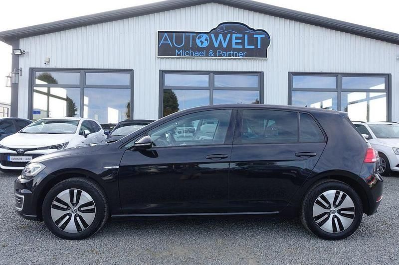 Schwarz Gebraucht 2020 VW e-Golf Kleinwagen | 11.990 € (Guter Preis) - Bild 1/4