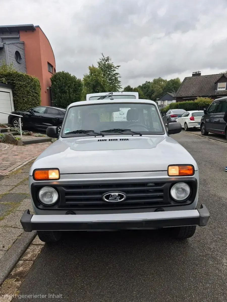 Gebraucht Lada niva 83 PS (61 kW) 2020 Silber SUV