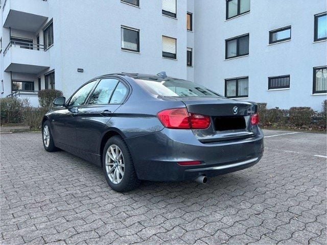 Second-hand BMW 320 184 CP (135 kW) 2012 Gri Berlinǎ