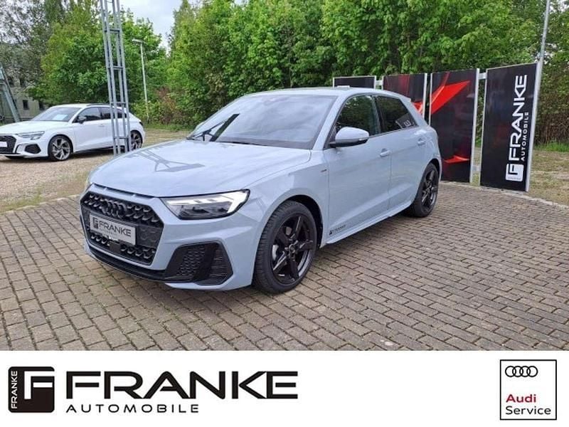 Pfeilgrau perleffekt Gebraucht 2024 Audi A1 Sportback S-Line Kleinwagen | 27.900 € (Fairer Preis) - Bild 1/4
