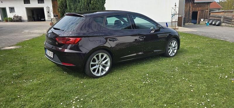 Gebraucht Seat Leon FR 180 PS (132 kW) 2018 Violett Limousine