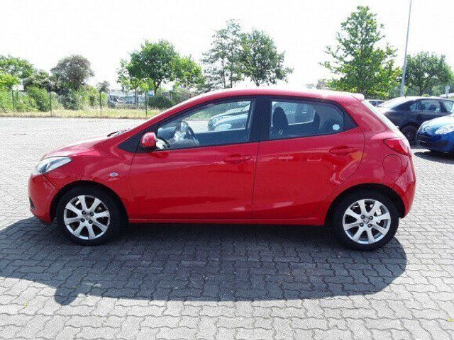 Gebraucht Mazda 2 Independence 75 PS (55 kW) 2010 Rot Kleinwagen