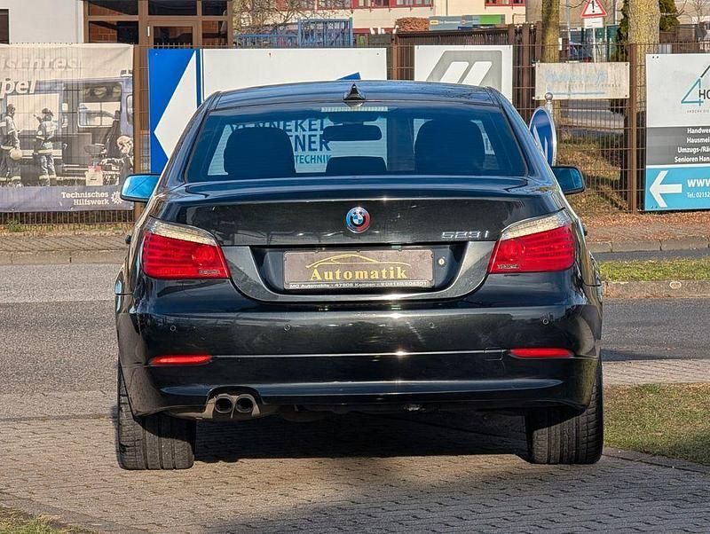 Gebraucht BMW 523 Sport Line 190 PS (139 kW) 2009 Schwarz Limousine