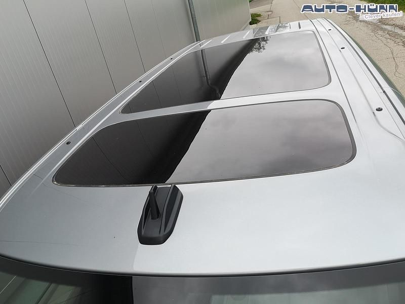 Neu VW Multivan Highline 179 PS (131 kW) 2025 Monosilber / energetic orange metallic Van