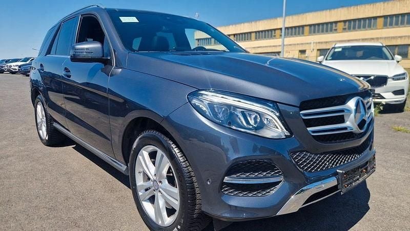 Grau Gebraucht 2016 Mercedes GLE400 AMG SUV | 28.999 € (Fairer Preis) - Bild 1/4