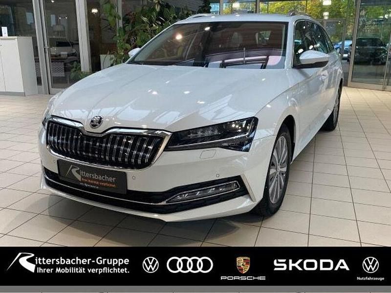 (moonweiss metallic) Gebraucht 2021 Skoda Superb Style Kombi | 24.490 € (Fairer Preis) - Bild 1/4