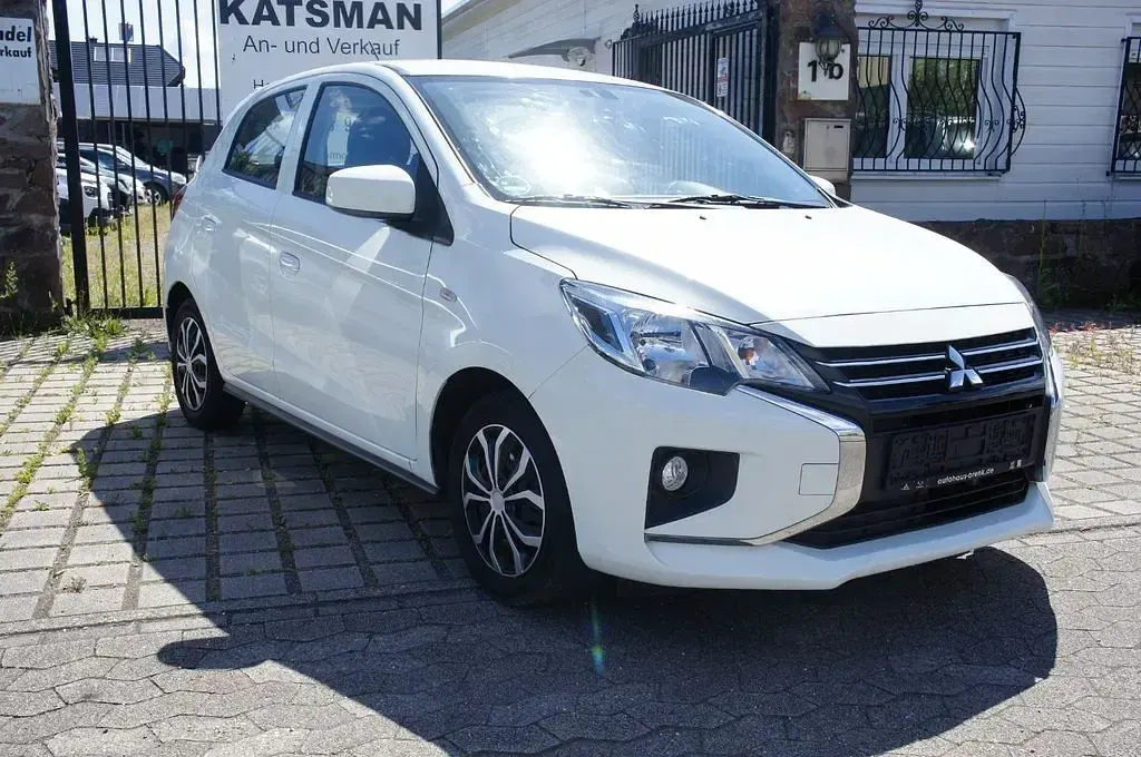 Gebraucht Mitsubishi Space Star Basis 71 PS (52 kW) 2021 Weiß Kleinwagen