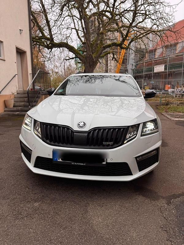 Weiß Gebraucht 2018 Skoda Octavia RS Kombi | 13.500 € (Fairer Preis) - Bild 1/4