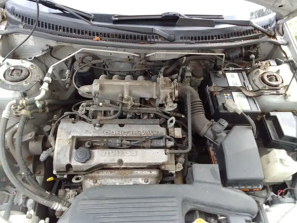 Gebraucht Mazda 323F Active 88 PS (64 kW) 2000 Silber Limousine