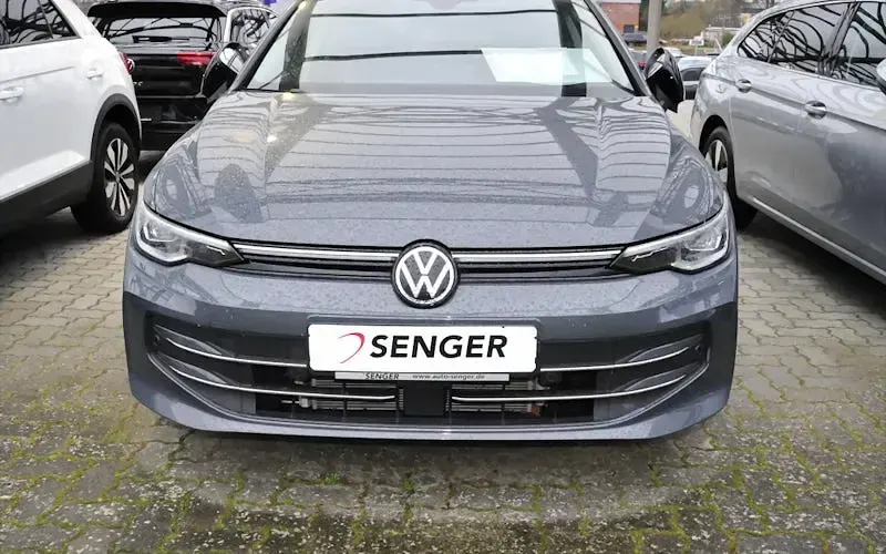 Gebraucht VW Golf VIII Goal 150 PS (110 kW) 2025 Delfingrau Limousine