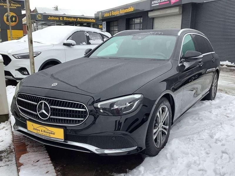 Schwarz/baltic black Gebraucht 2022 Mercedes E200 Avantgarde Kombi | 31.490 € (Guter Preis) - Bild 1/4